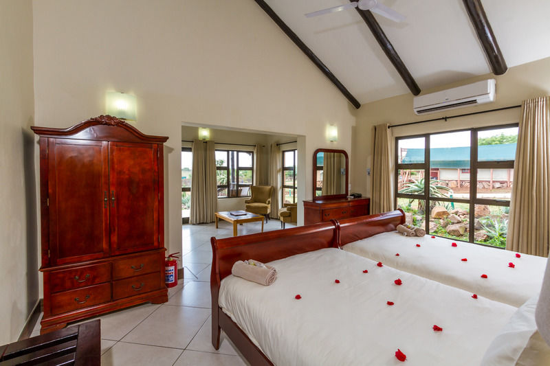 Zulu Nyala Game Lodge Hluhluwe Exterior foto